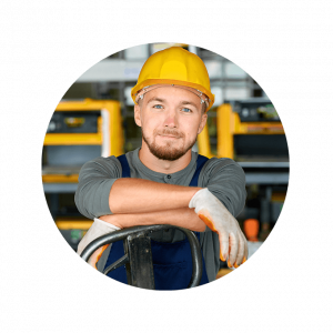 Image d'un homme travaillant avec un casque de chantier